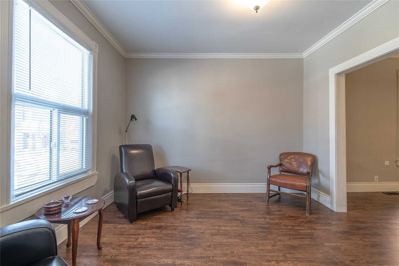 8 Madison Ave, Hamilton, L8L 5Y3 | Image 3