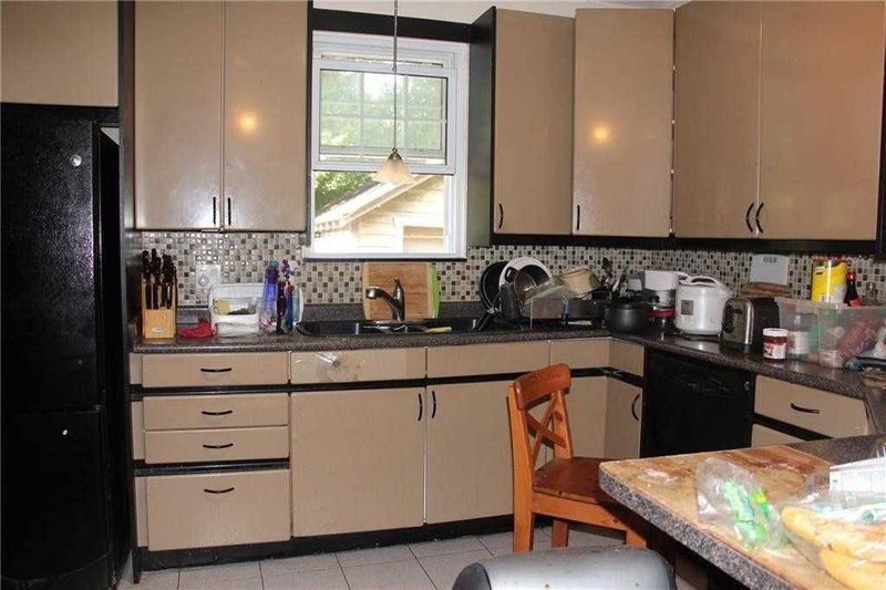 110 Traymore Ave, Hamilton, L8S 1R7 | Image 3