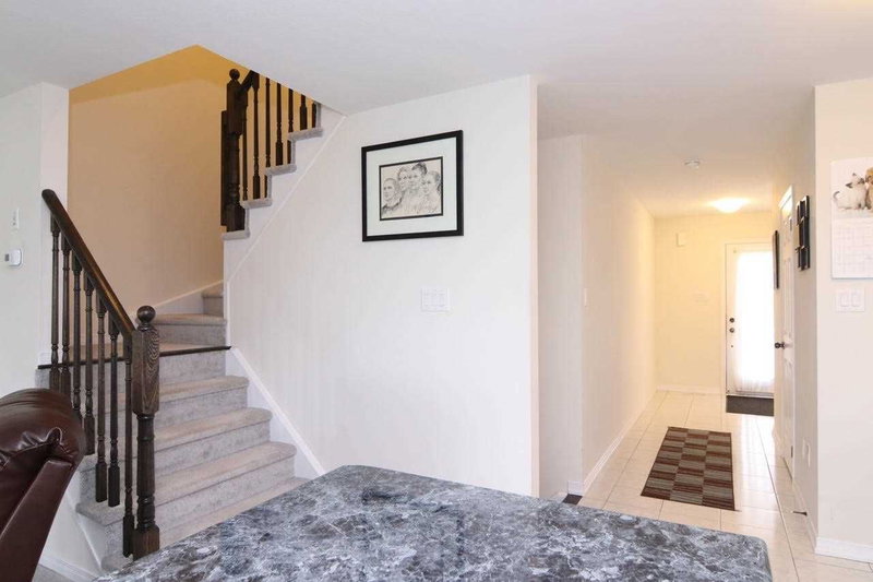 8482 Hickory Lane, Niagara Falls, L2H 0K8 | Image 2