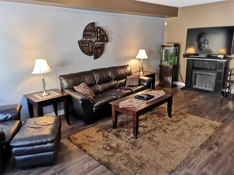 756 Cook Cres, Shelburne, L9V3V2 | Image 3