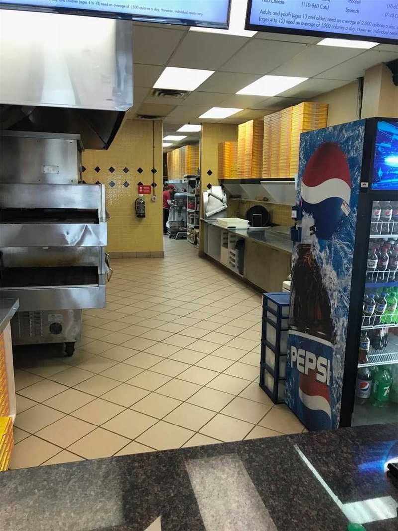 697 Queenston Rd, Hamilton, L8G1A1 | Image 2