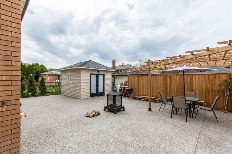 28 Tara Crt, Hamilton, L8K 6E6 | Image 3