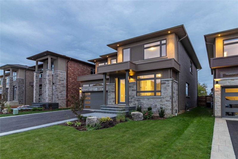 19 Secinaro Ave, Hamilton, L9G 0C6 | Image 3