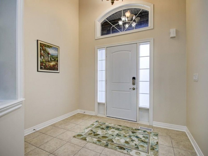 548 Wasaga Cres, Waterloo, N2V 2Y7 | Image 2