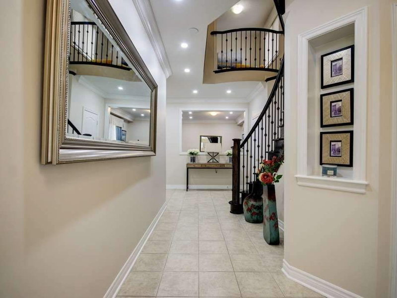 548 Wasaga Cres, Waterloo, N2V 2Y7 | Image 3