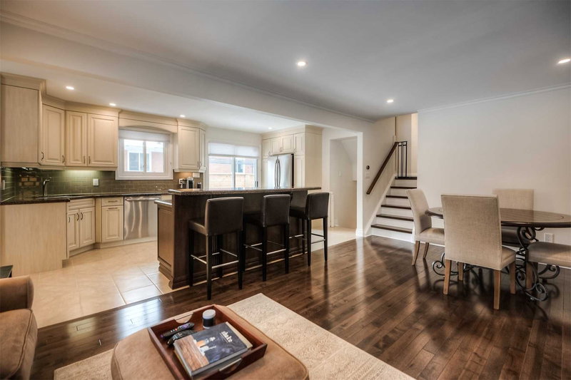 163 Pinegrove Cres, Waterloo, N2L 4T9 | Image 3