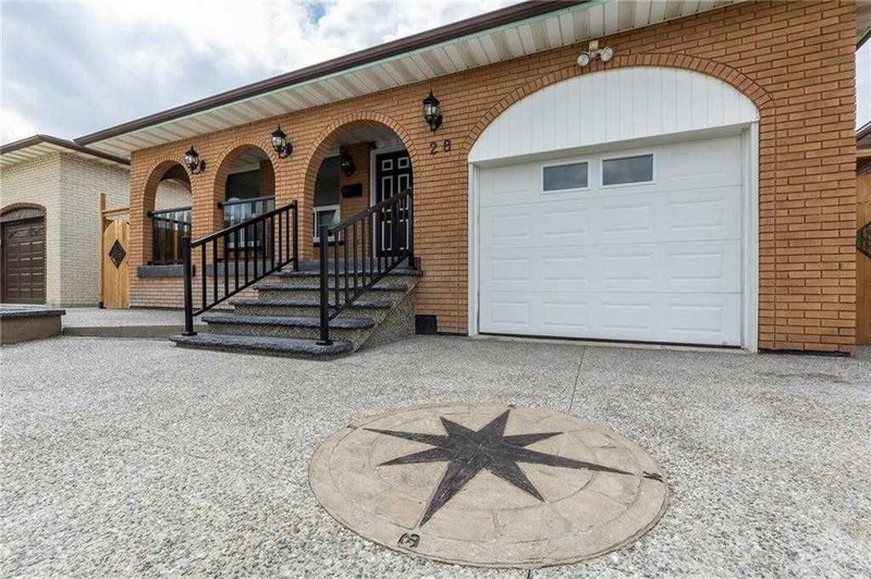 28 Tara Crt, Hamilton, L8K 6E6 | Image 2