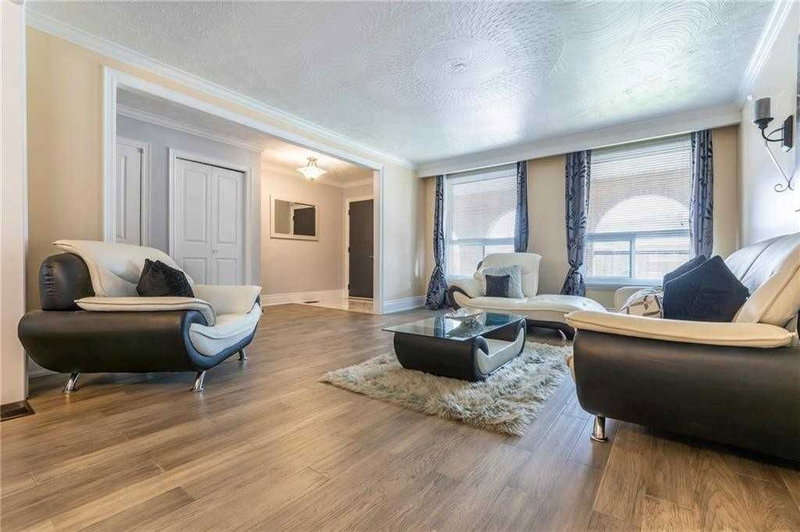 28 Tara Crt, Hamilton, L8K 6E6 | Image 3