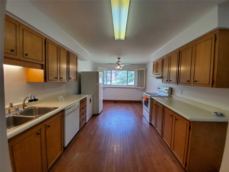 4 - 235 Shakespeare Dr, Waterloo, N2L2T5 | Image 2