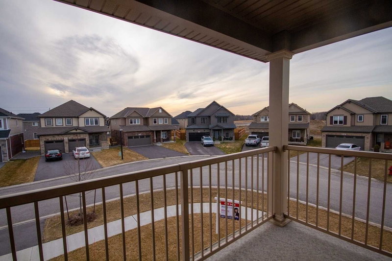 70 Spruce Cres, Welland, L3C 0C6 | Image 2