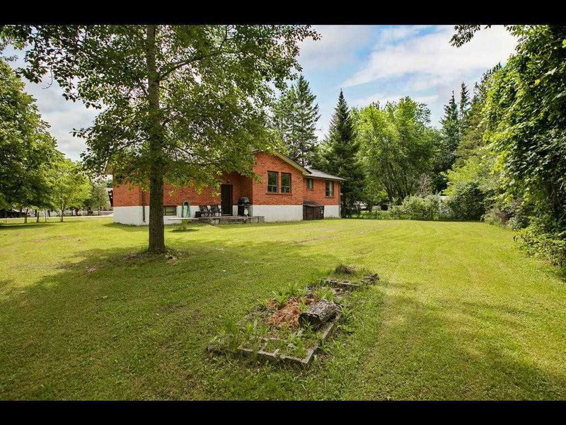 4 Macpherson Cres, Kawartha Lakes, K0M 2B0 | Image 2