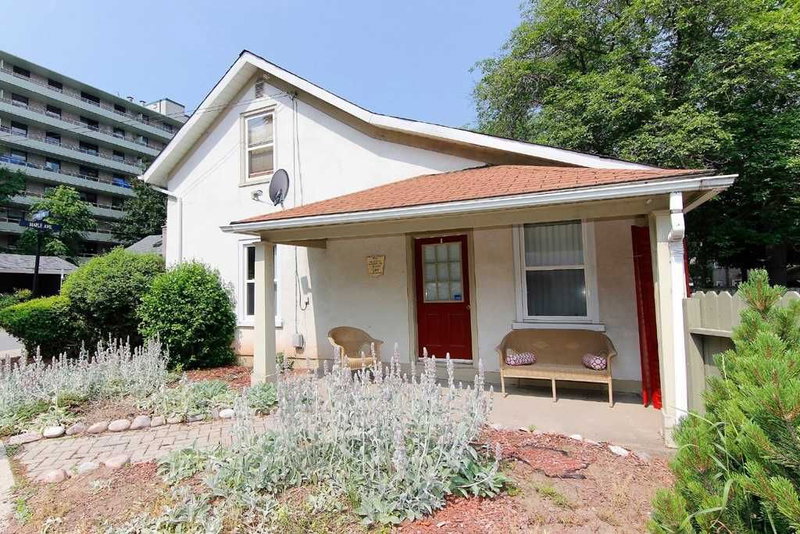 15 Maple Ave, Hamilton, L8G 2P1 | Image 2