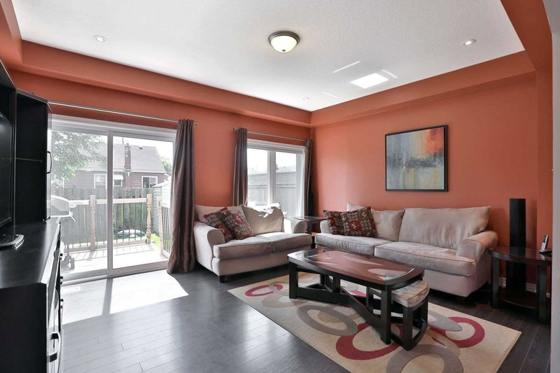 618 Knox Ave, Hamilton, L8H 6K3 | Image 2