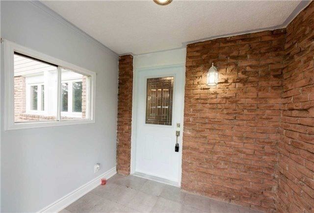 16 Old Carriage Rd, East Garafraxa, L9W5A3 | Image 3