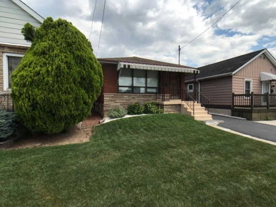 Detached House sold at 428 Brunswick Street, Hamilton, Ontario, L8H6S4 - McQuesten - MLS: X4554619