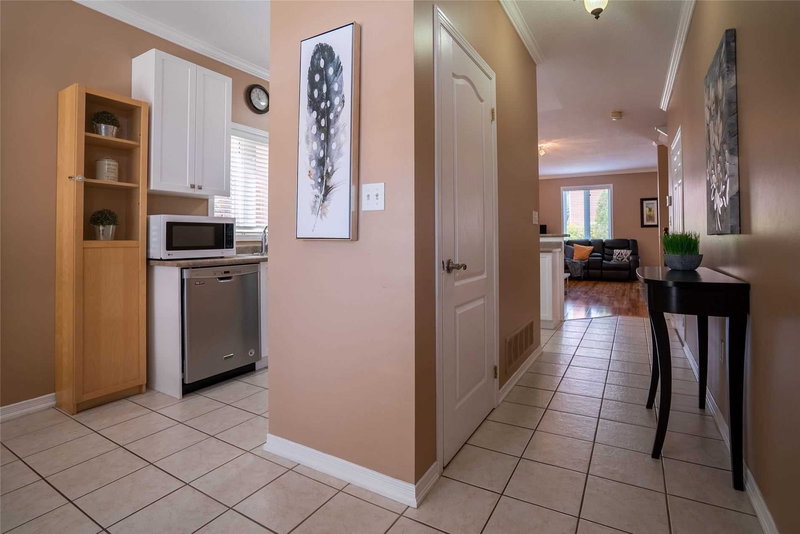 33 Panorama Way, Hamilton, L8E 6C6 | Image 3