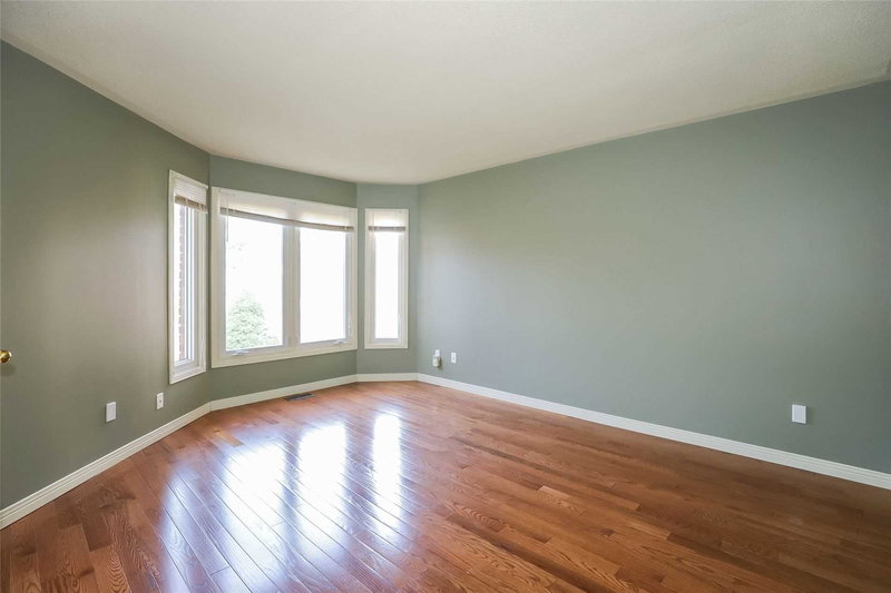 486 Dicenzo Dr, Hamilton, L9B 2C4 | Image 3