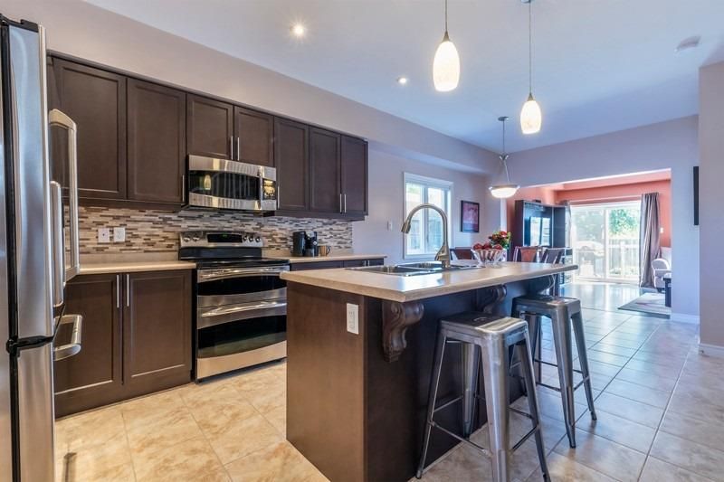 618 Knox Ave, Hamilton, L8H 6K3 | Image 2