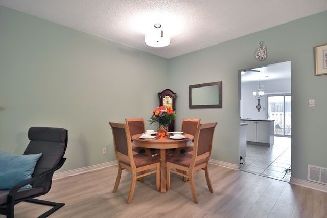 3 - 34 Southbrook Dr, Hamilton, L0R 1C0 | Image 3