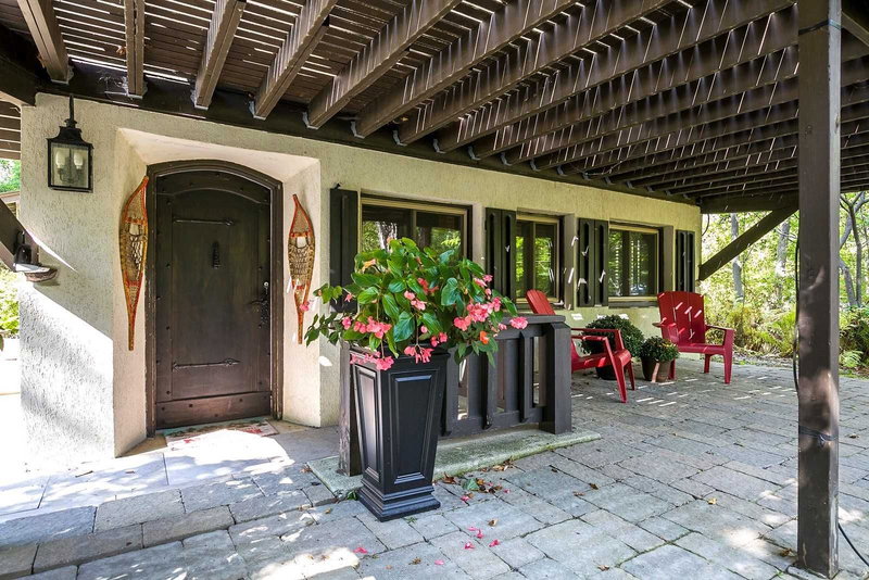 138 St Moritz Cres, Blue Mountains, L9Y 0S6 | Image 2