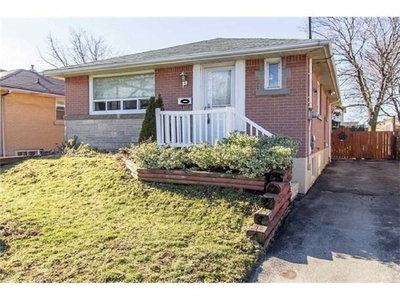 Detached House leased at 830 Brucedale Avenue, Hamilton, Ontario, L8T 1L3 - Sunninghill - MLS: X4606185