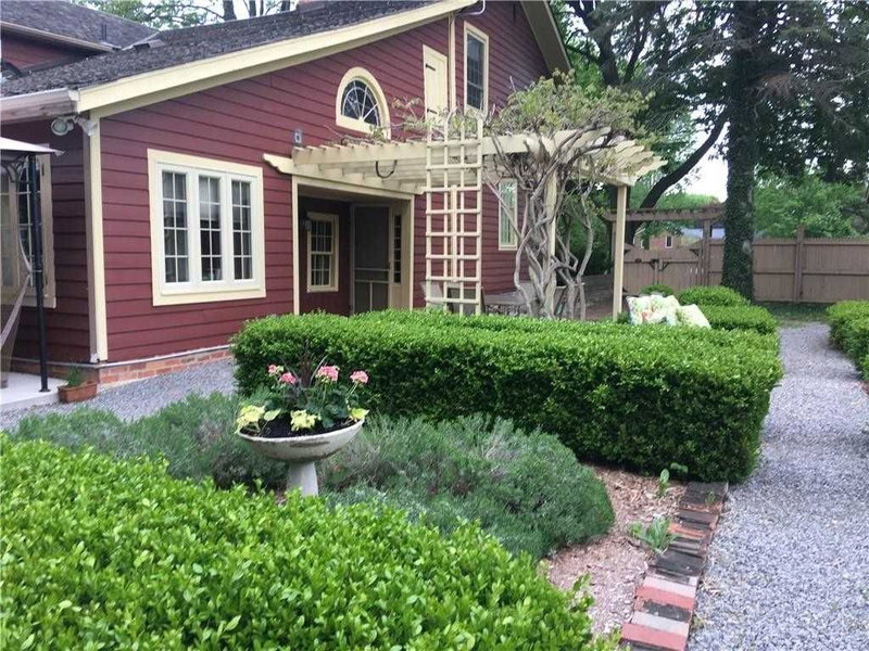 307 Mississagua St, Niagara-on-the-Lake, L0S 1J0 | Image 2