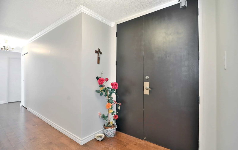 1003 - 222 Jackson St W, Hamilton, L8P 4S5 | Image 2