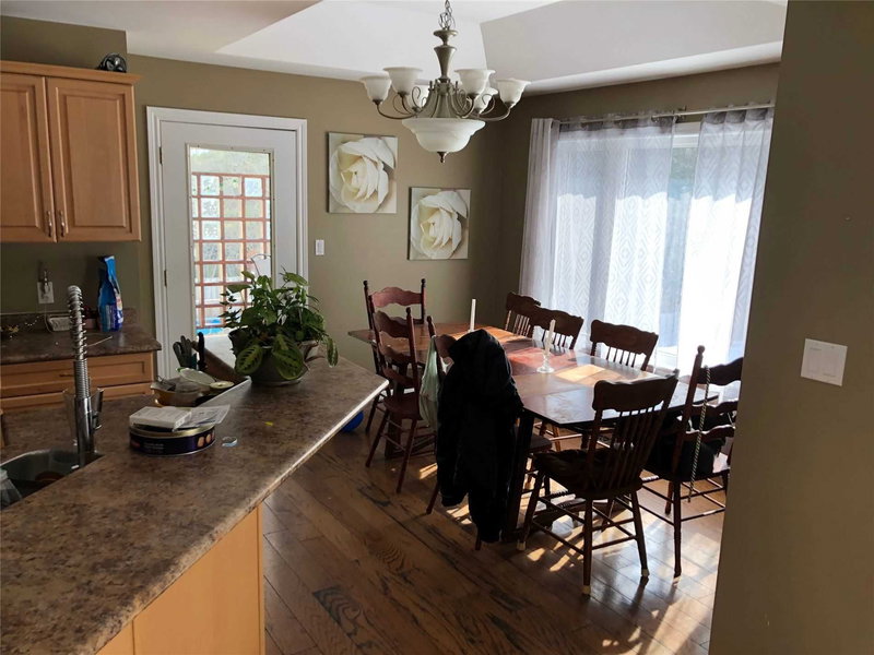8 Champlain Blvd, Kawartha Lakes, K9V4R1 | Image 3