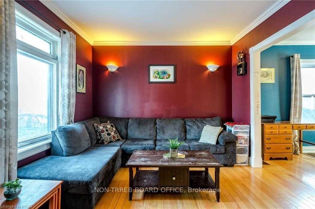 Listing Image 8
