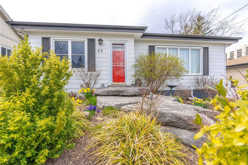 43 Lake Ave N, Hamilton, L8E 1L2 | Image 2