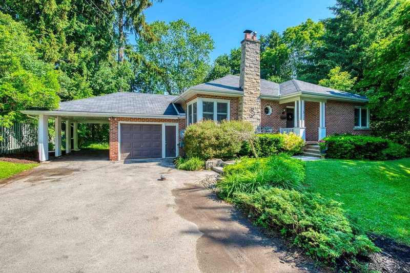 3 Fallsview Rd, Hamilton, L9H 5J7 | Image 2