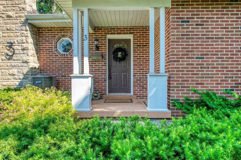 3 Fallsview Rd, Hamilton, L9H 5J7 | Image 3