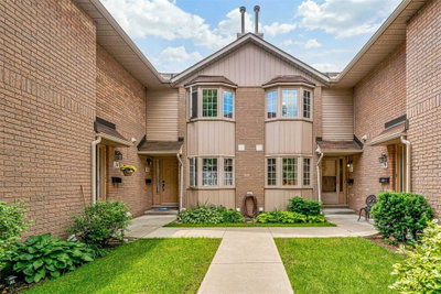 Townhouse sold at 21-38 Elora Drive, Hamilton, Ontario, L9C 7L4 - Fessenden - MLS: X4809088