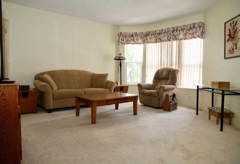 203 - 4 Heritage Way, Kawartha Lakes, K9V 5Z2 | Image 2