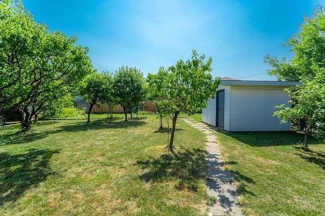 58 Kilbourn Ave, Hamilton, L8G3X2 | Image 2