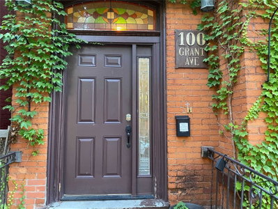 Detached House sold at 100 Grant Avenue, Hamilton, Ontario, L8N 2X7 - Stinson - MLS: X4825004