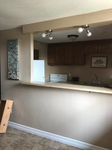 17 - 15 Albright Rd, Hamilton, L8K 5J2 | Image 2