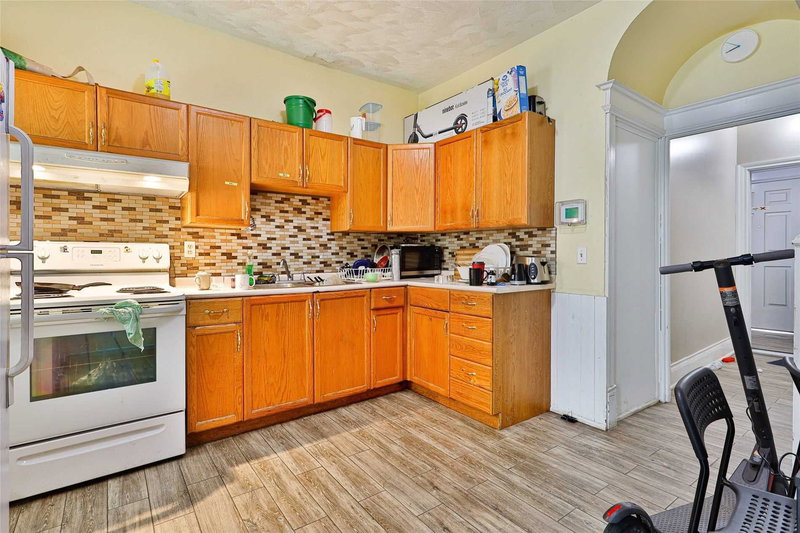 20 Sherman Ave S, Hamilton, L8M2P4 | Image 3