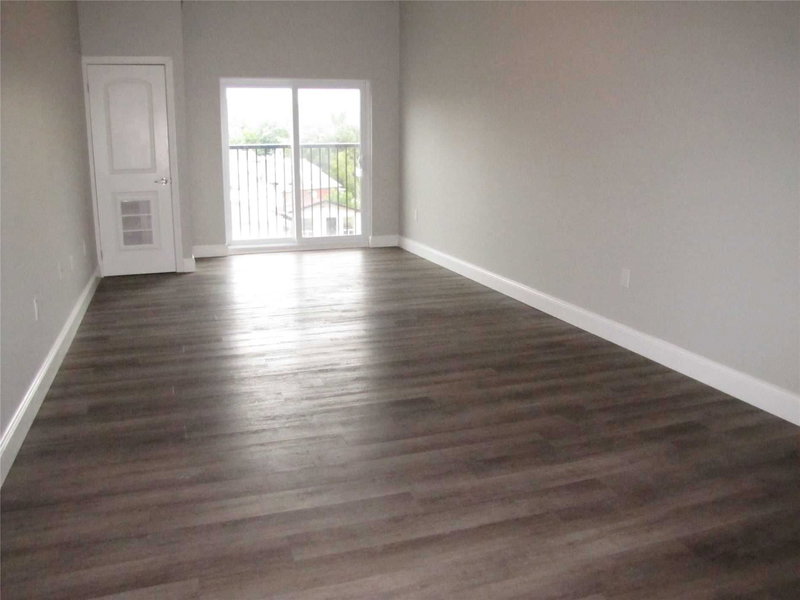 303 - 630 Princess St, Kingston, K7L 1E3 | Image 3