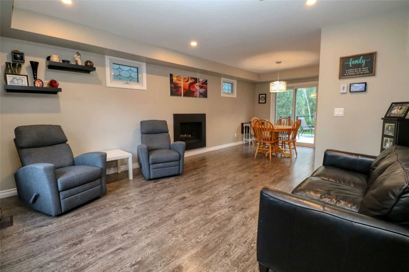 4 Pinewood Blvd, Kawartha Lakes, K0M 2T0 | Image 3