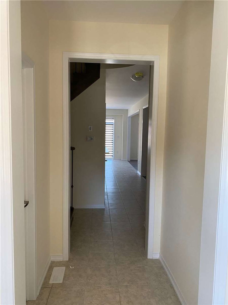 23 Seanesy Dr, Thorold, L3B0G5 | Image 3