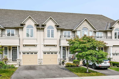 Townhouse sold at 32 Forest Valley Crescent, Hamilton, Dundas, L9H 0A7 - MLS: X4916260