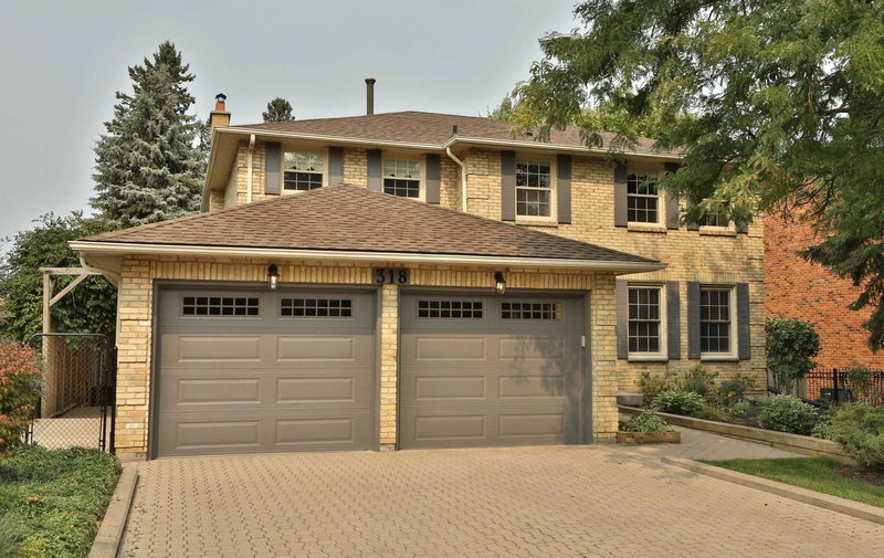 318 Lloyminn Ave, Hamilton, L9G 3X4 | Image 3