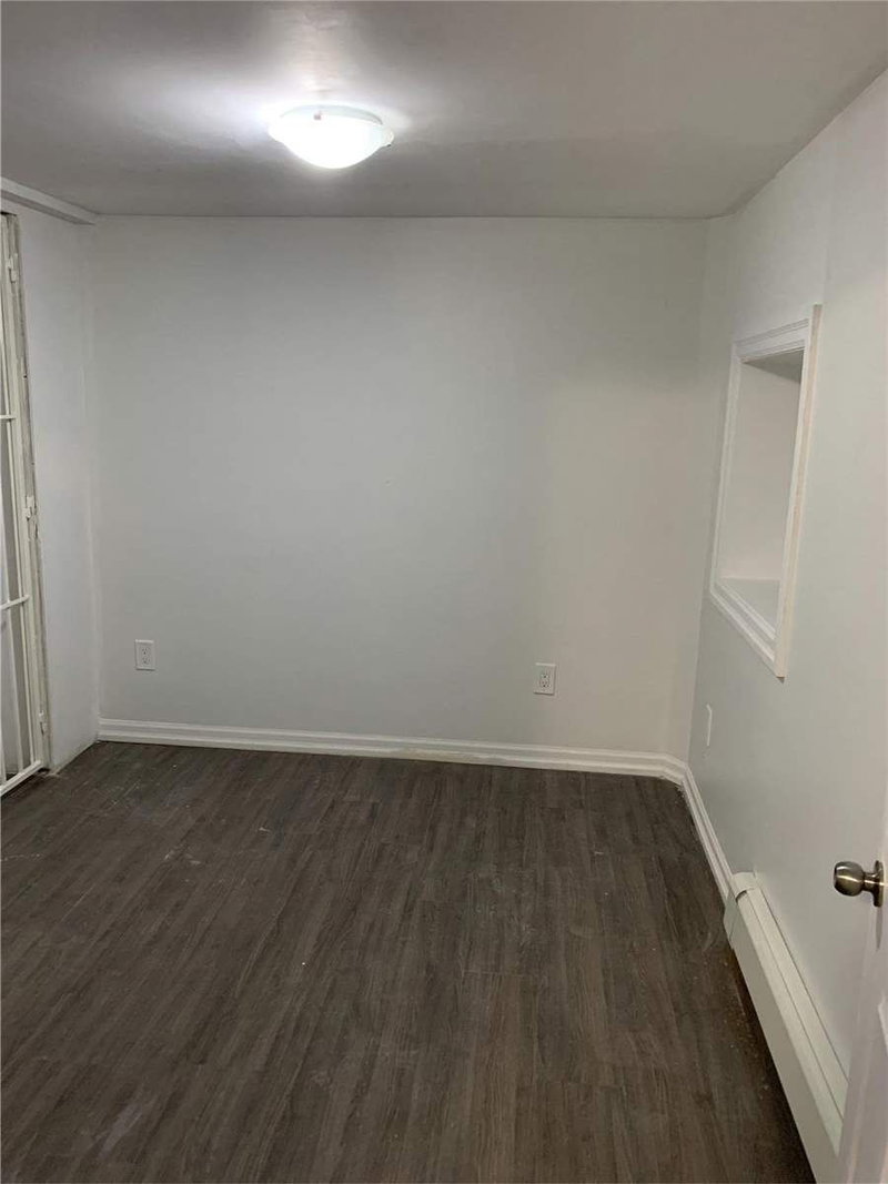 4 - 108 Queenston St, St. Catharines, L2R 2Z3 | Image 2