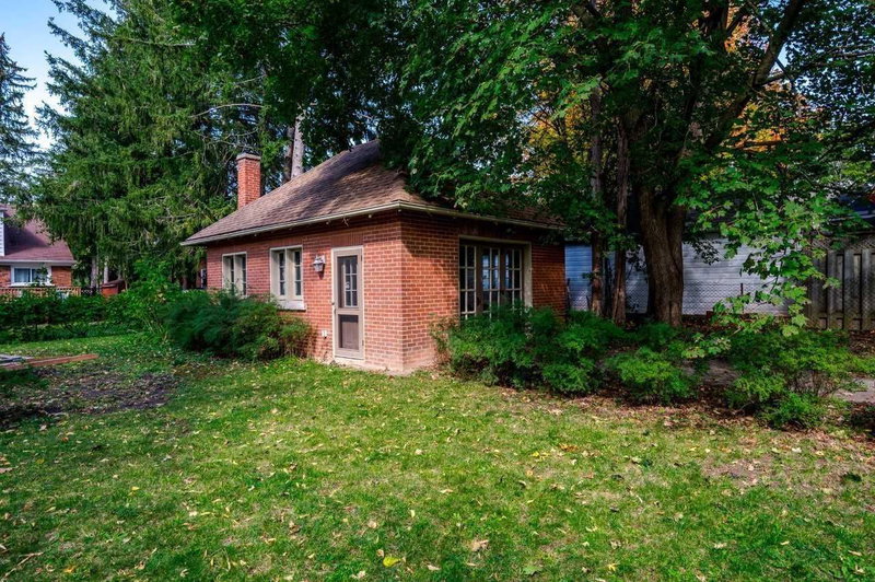 214 Aberdeen Ave, Peterborough, K9H 3Y1 | Image 2