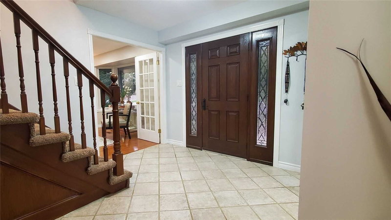 601 Sandringham Dr, Waterloo, N2K 3L5 | Image 3