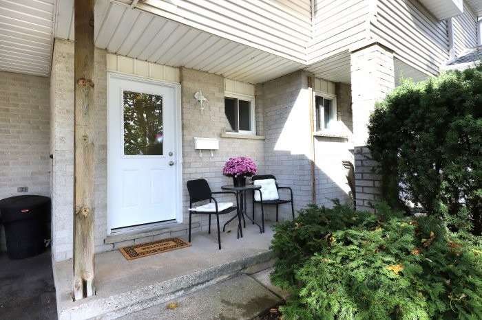 44 - 125 Sekura Cres, Cambridge, N1R 8B4 | Image 3