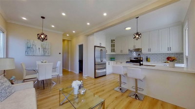 Detached House sold at 35 Britannia Avenue, Hamilton, Ontario, L8H1W5 - Crown Point - MLS: X4982092