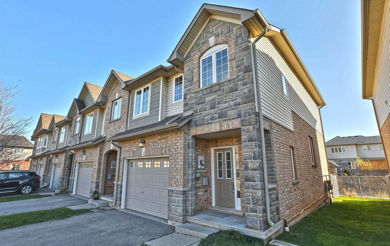 12 - 40 Dartmouth Gate, Hamilton, L8E 0B9 | Image 2