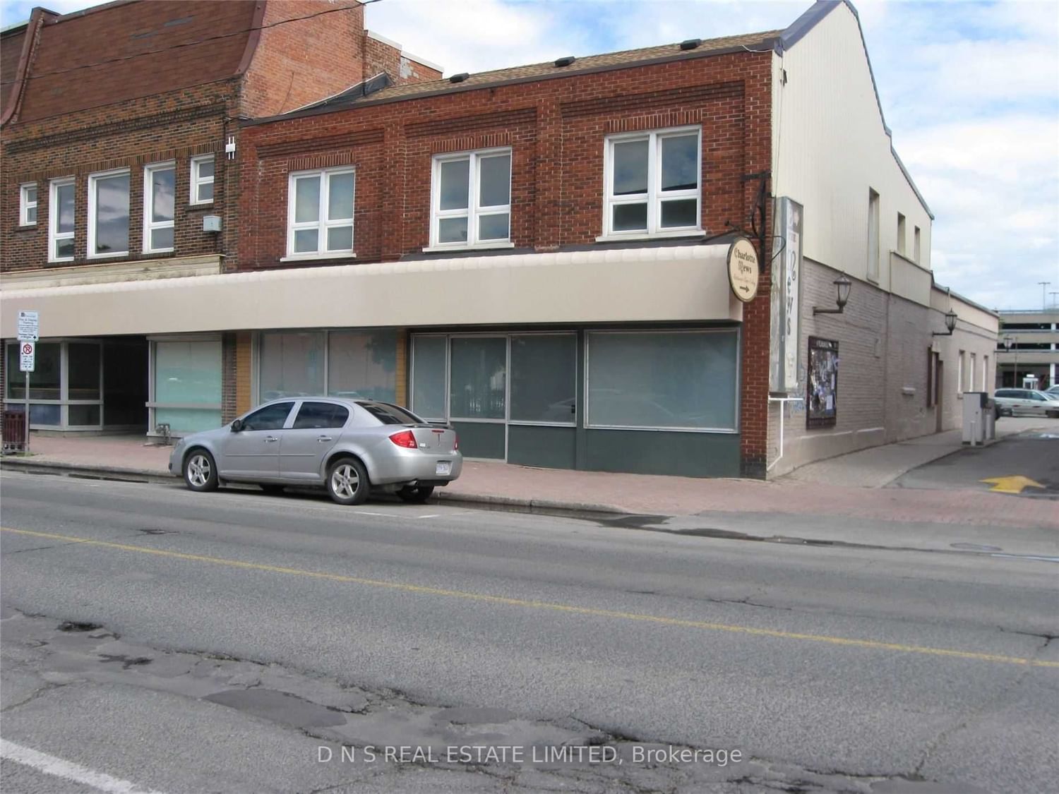 Building in 200 Charlotte Street